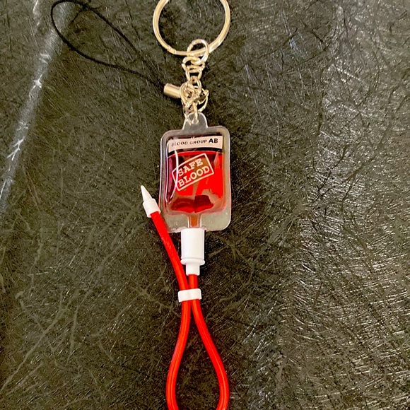 Type AB blood bag keychain - Picture 2 of 3